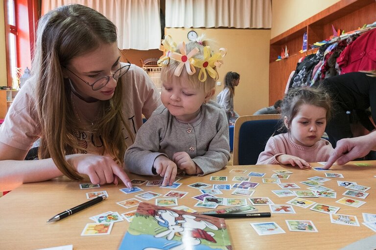 Pomoc ukrajinským uprchlíkům v roce 2023