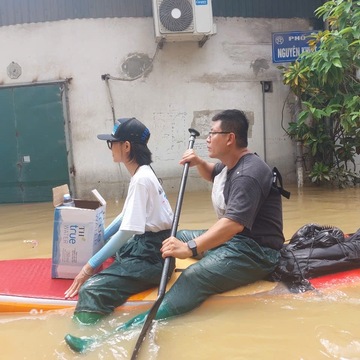 Pomoc ve Vietnamu po záplavách a sesuvech půdy